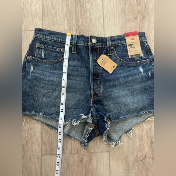 VINTAGE Levi's Blue Jean Shorts Distressed Cut-Off Style 🤎 - Picture 4 of 8